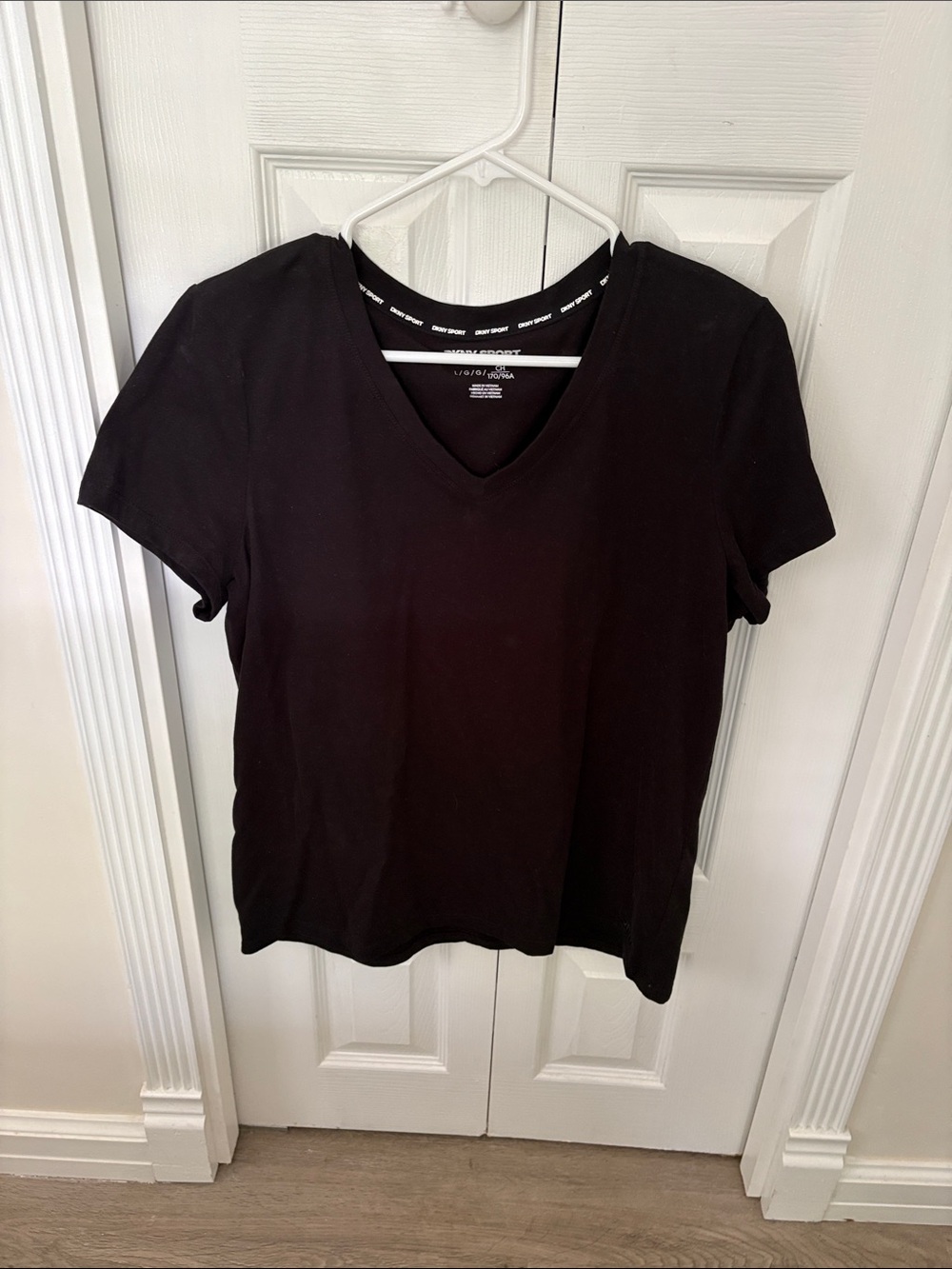 Dkny Black V-Neck Short Sleeve Tee